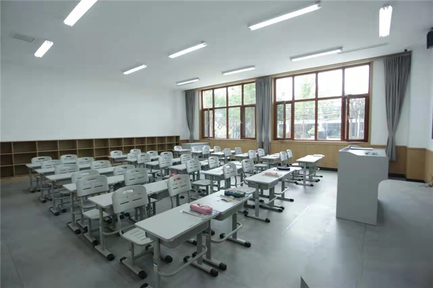 博仕有成課桌椅進駐唐山西那母君華小學(圖3)