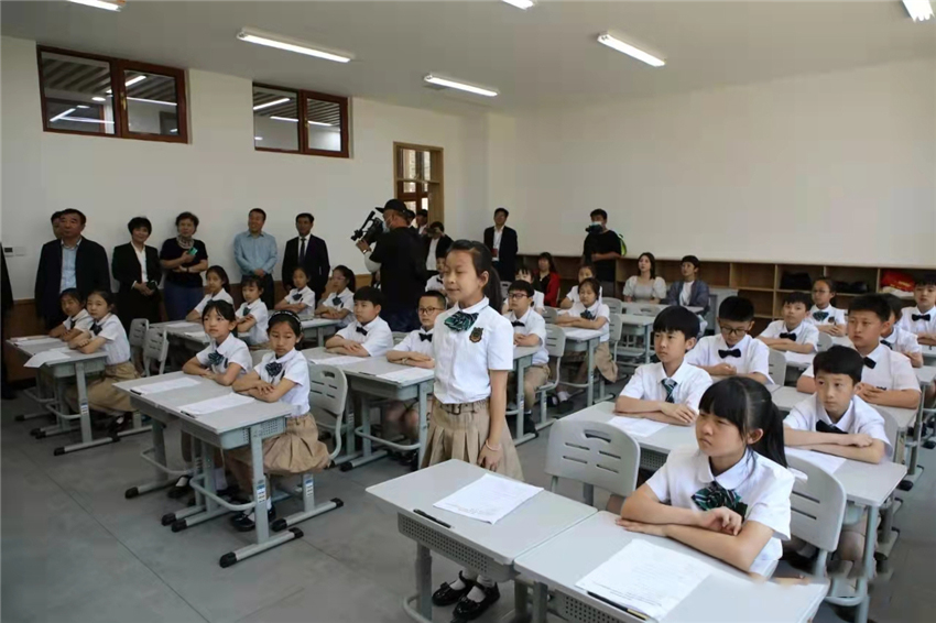 博仕有成課桌椅進駐唐山西那母君華小學(圖6)
